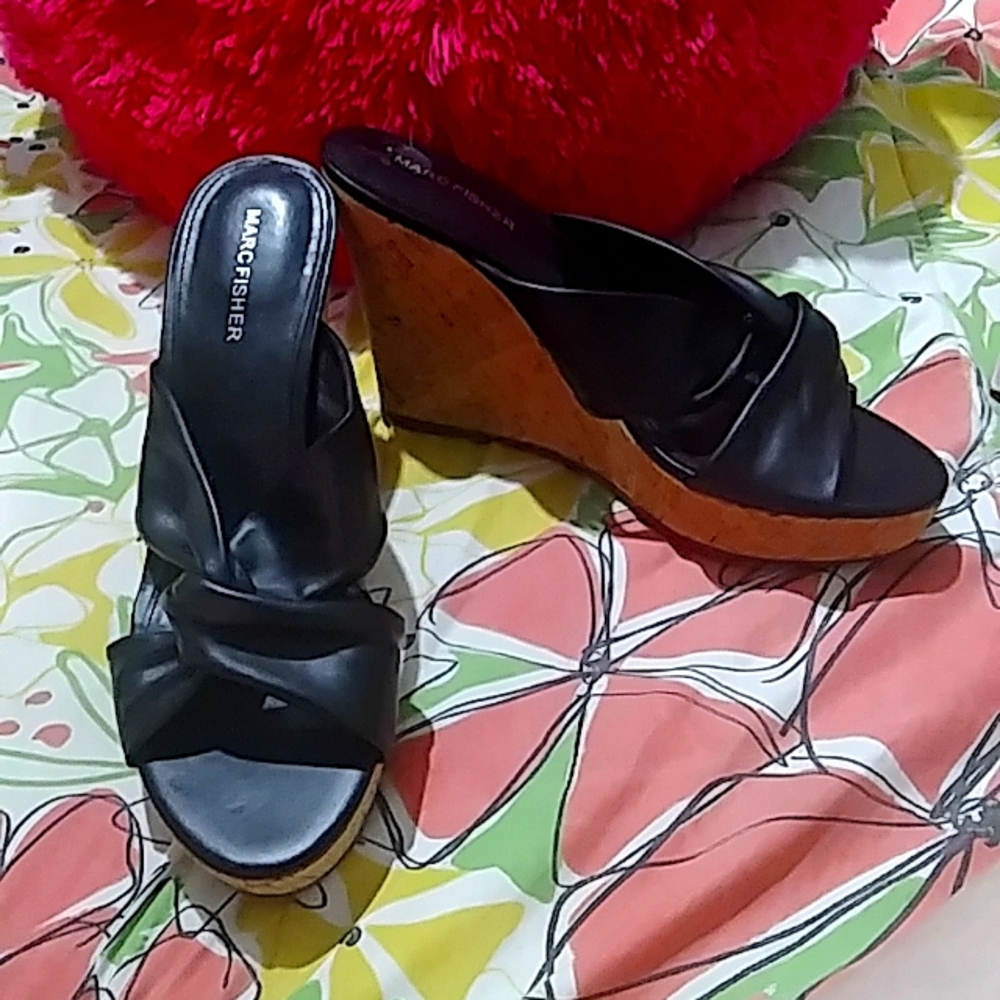 MARC FISHER PLATFORM SHOES